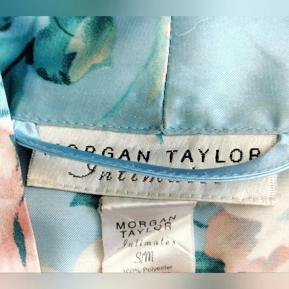 Morgan Taylor Intimates Blue Floral Robe - Picture 6 of 8